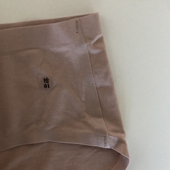 Silk Maison Seamless Nude Underwear - Picture 8 of 11